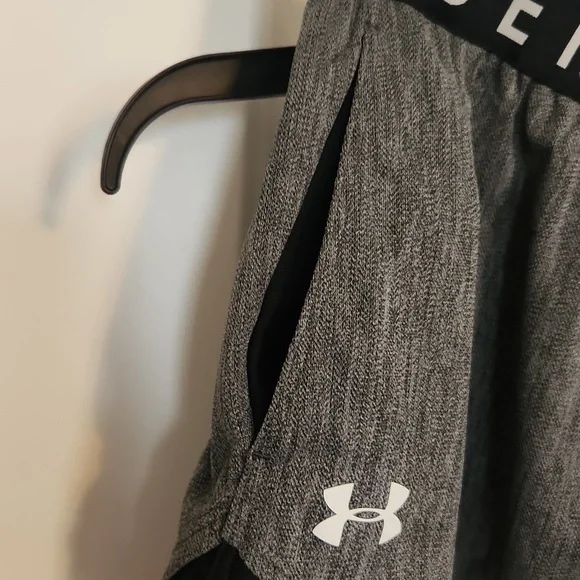NWT womens under Armour grey shorts. Small - Picture 3 of 4